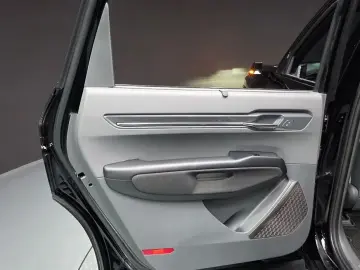2024 Kia EV9 с пробегом 76 550 км