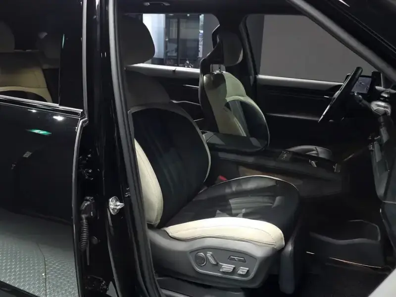 2024 Kia EV9 с пробегом 76 550 км