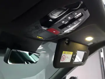 2024 Kia EV9 с пробегом 76 550 км