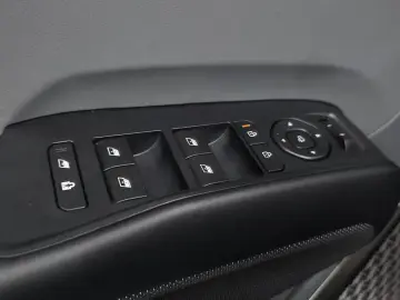 2024 Kia EV9 с пробегом 76 550 км