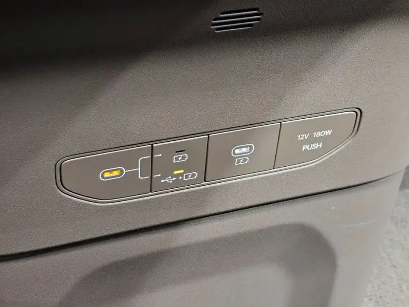 2023 Kia EV9 с пробегом 47 331 км