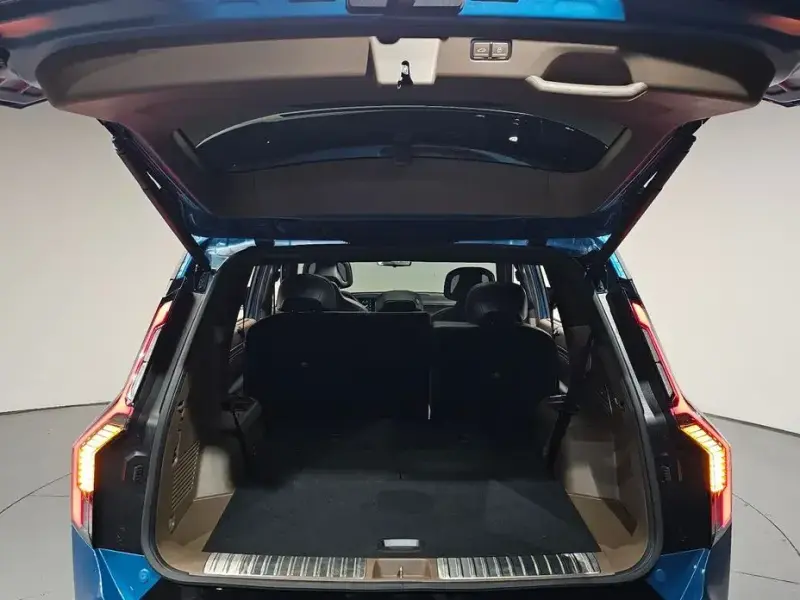 2023 Kia EV9 с пробегом 47 331 км