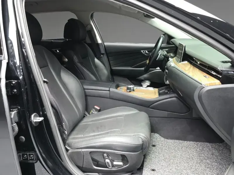 2023 Kia K9 с пробегом 15 071 км