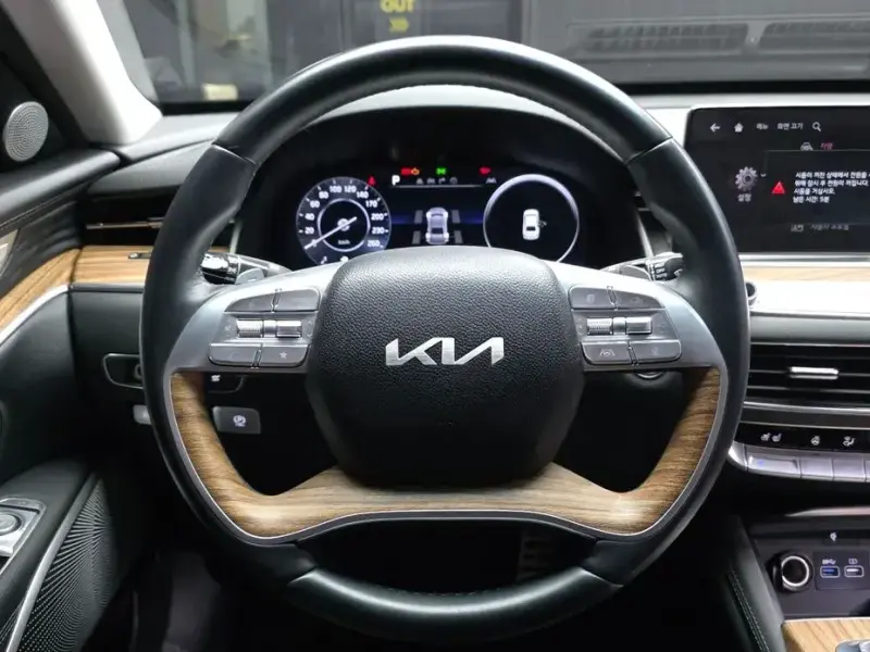 2023 Kia K9 с пробегом 15 071 км