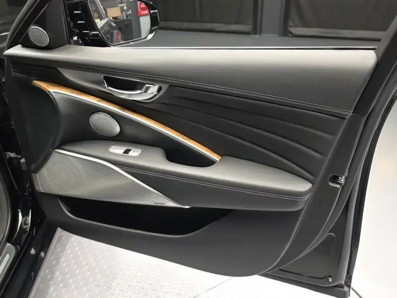 2023 Kia K9 с пробегом 15 071 км