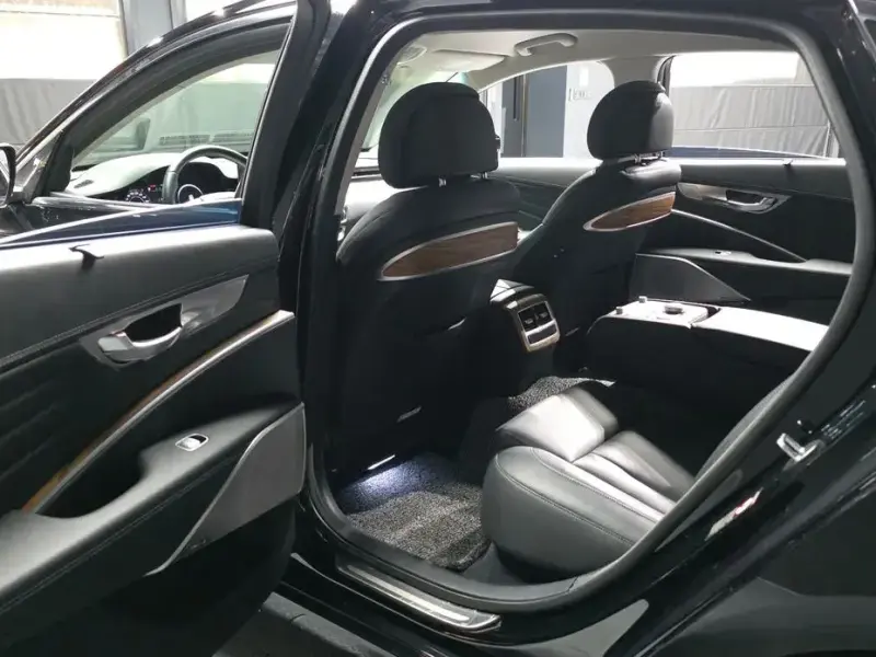 2023 Kia K9 с пробегом 15 071 км