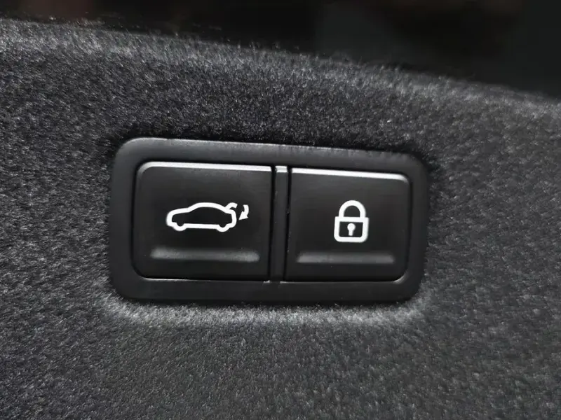 2023 Kia K9 с пробегом 15 071 км