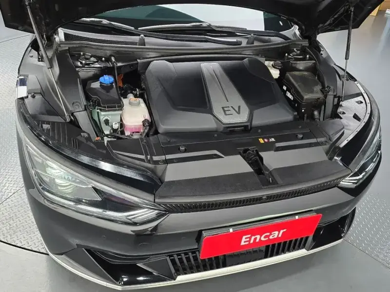 2023 Kia EV6 с пробегом 55 966 км