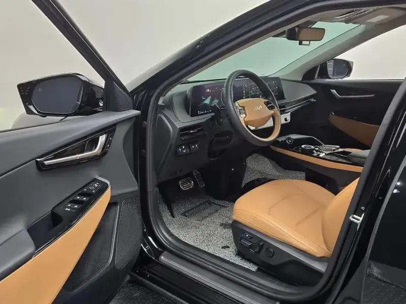 2023 Kia EV6 с пробегом 55 966 км