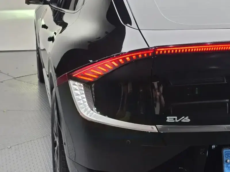 2023 Kia EV6 с пробегом 55 966 км