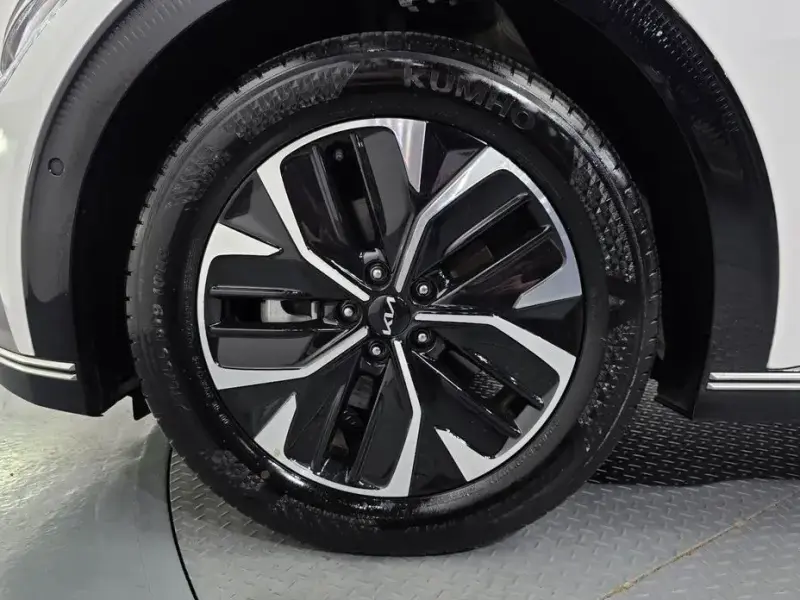 2024 Kia EV6 с пробегом 21 234 км