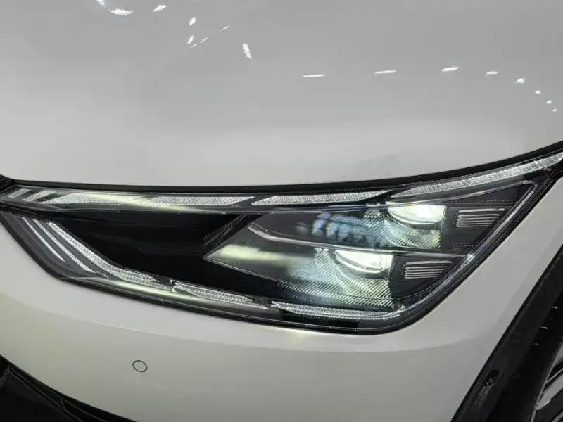 2024 Kia EV6 с пробегом 21 234 км