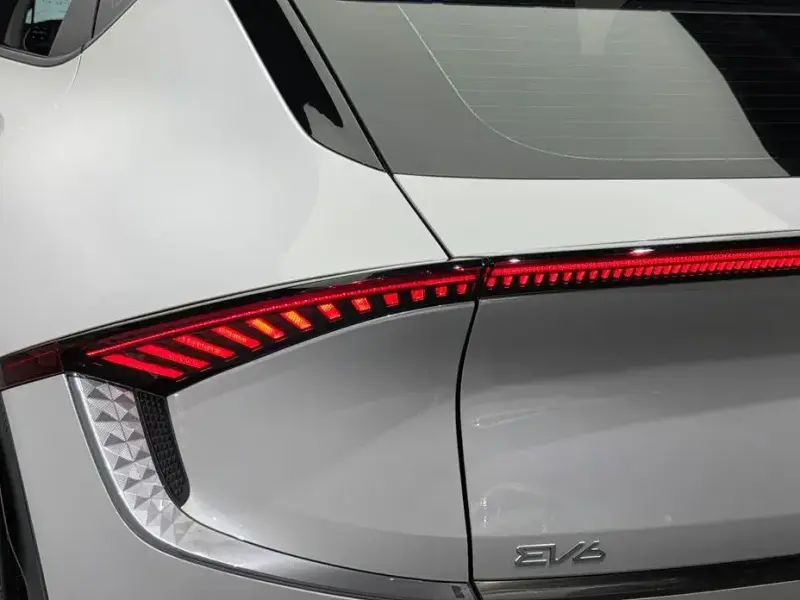 2024 Kia EV6 с пробегом 21 234 км