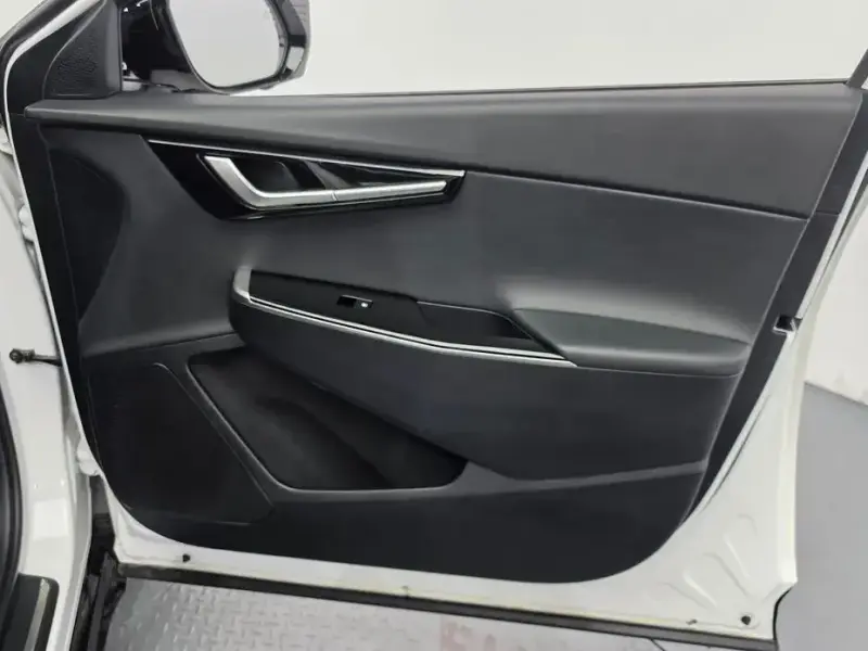 2024 Kia EV6 с пробегом 21 234 км