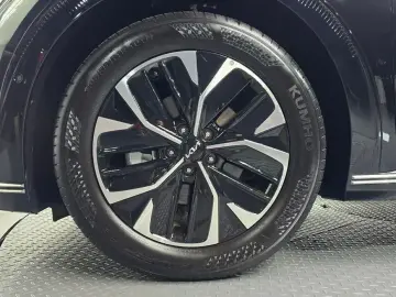2023 Kia EV6 с пробегом 26 630 км