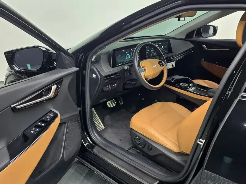 2023 Kia EV6 с пробегом 26 630 км