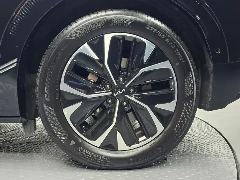 2023 Kia EV6 с пробегом 26 630 км