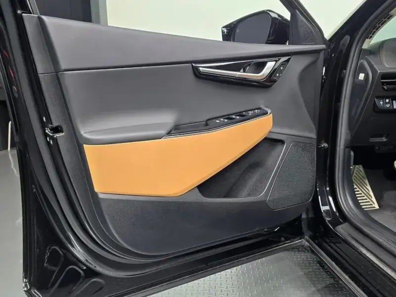 2023 Kia EV6 с пробегом 26 630 км