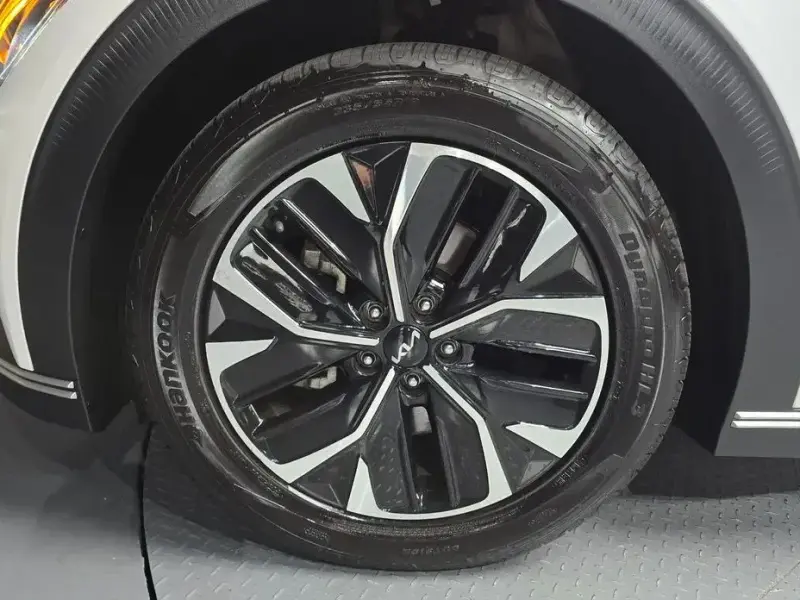 2023 Kia EV6 с пробегом 41 122 км