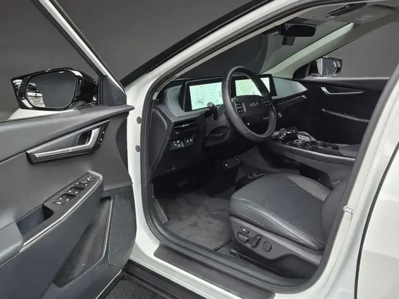 2023 Kia EV6 с пробегом 41 122 км