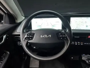 2023 Kia EV6 с пробегом 41 122 км