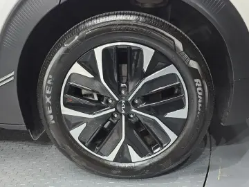 2023 Kia EV6 с пробегом 41 122 км