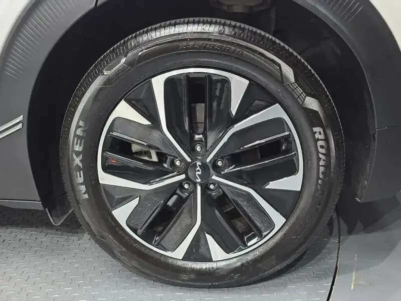 2023 Kia EV6 с пробегом 41 122 км