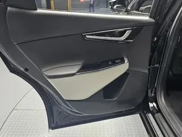 2023 Kia EV6 с пробегом 46 833 км