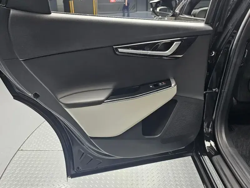 2023 Kia EV6 с пробегом 46 833 км
