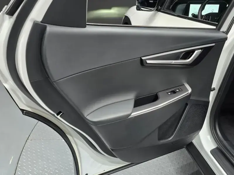 2023 Kia EV6 с пробегом 41 122 км