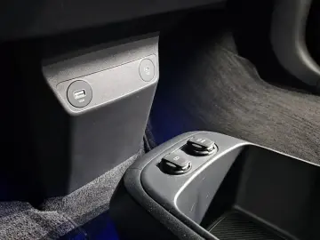 2023 Kia EV6 с пробегом 46 833 км