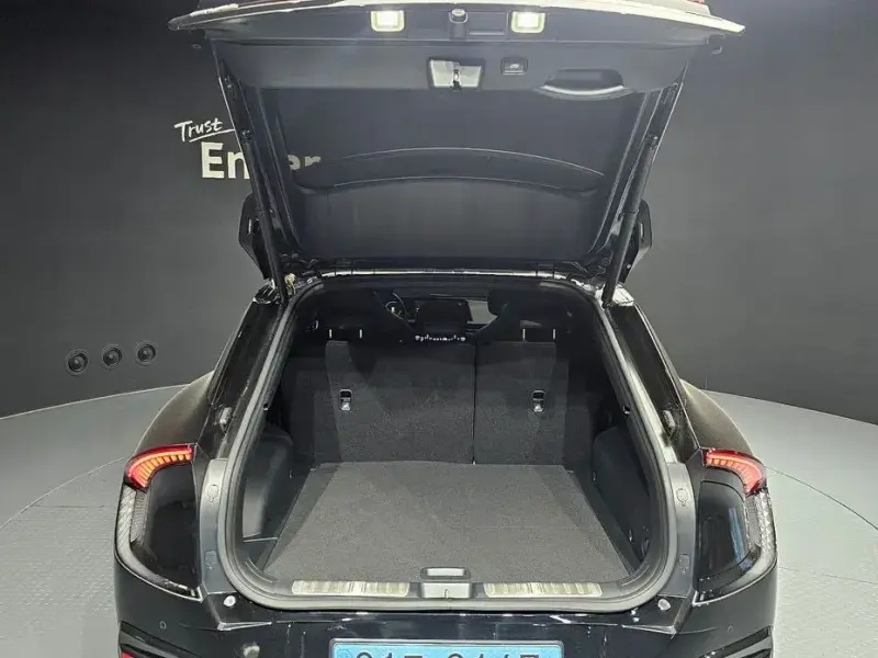 2023 Kia EV6 с пробегом 46 833 км
