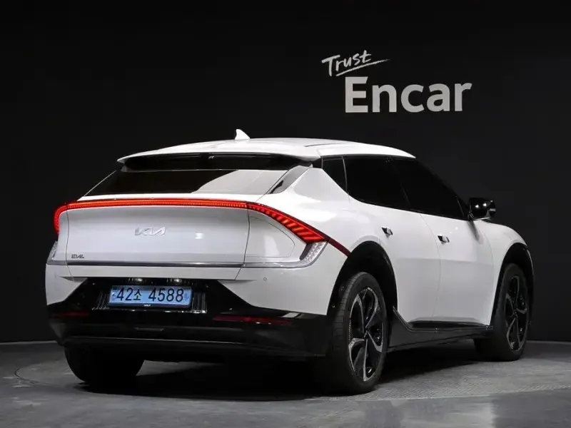 2022 Kia EV6 с пробегом 87 262 км