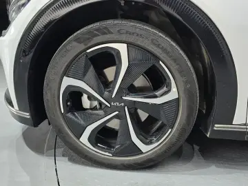 2022 Kia EV6 с пробегом 87 262 км