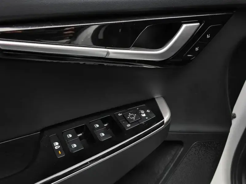 2022 Kia EV6 с пробегом 87 262 км