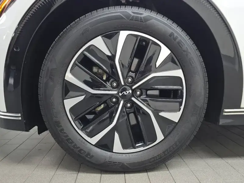 2022 Kia EV6 с пробегом 86 943 км