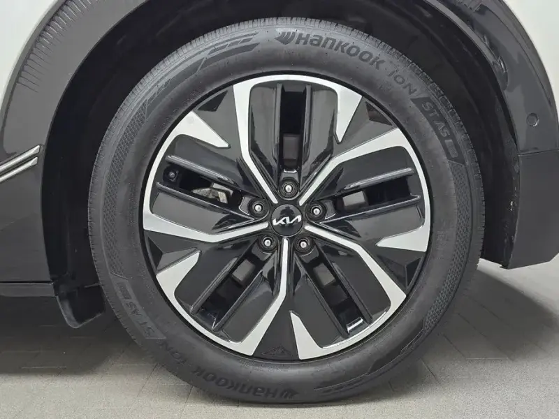 2022 Kia EV6 с пробегом 86 943 км