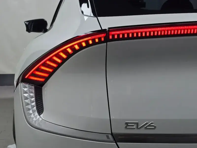 2022 Kia EV6 с пробегом 86 943 км