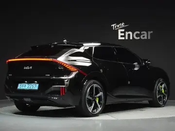 2023 Kia EV6 с пробегом 49 756 км