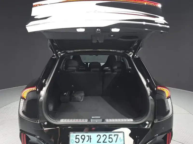 2023 Kia EV6 с пробегом 49 756 км