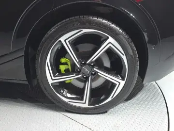 2023 Kia EV6 с пробегом 49 756 км
