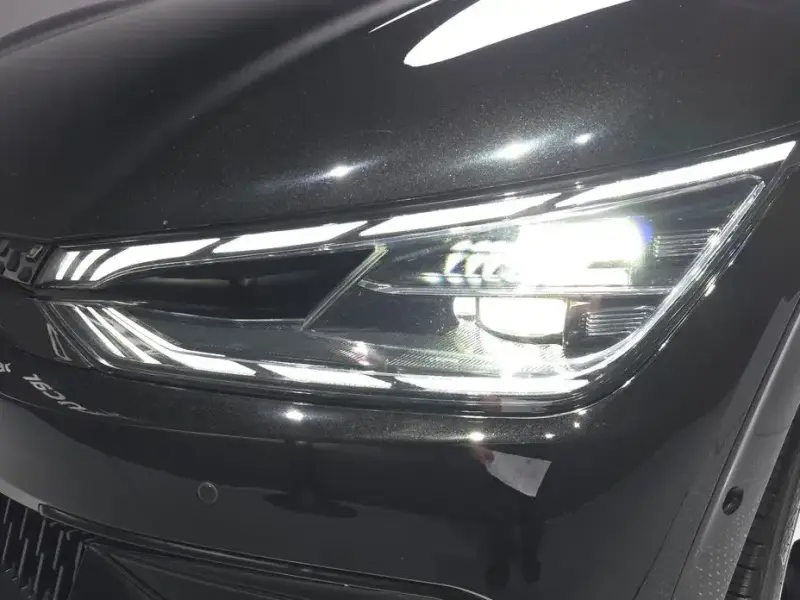 2023 Kia EV6 с пробегом 49 756 км