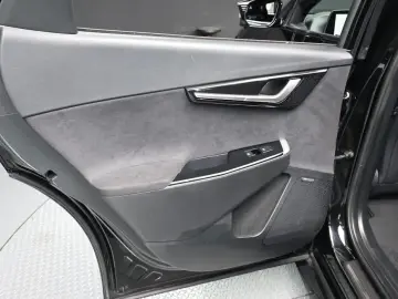 2023 Kia EV6 с пробегом 49 756 км