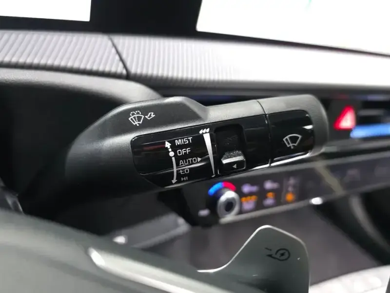 2023 Kia EV6 с пробегом 49 756 км