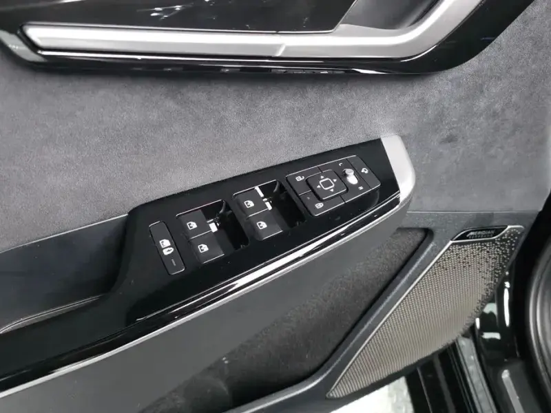 2023 Kia EV6 с пробегом 49 756 км