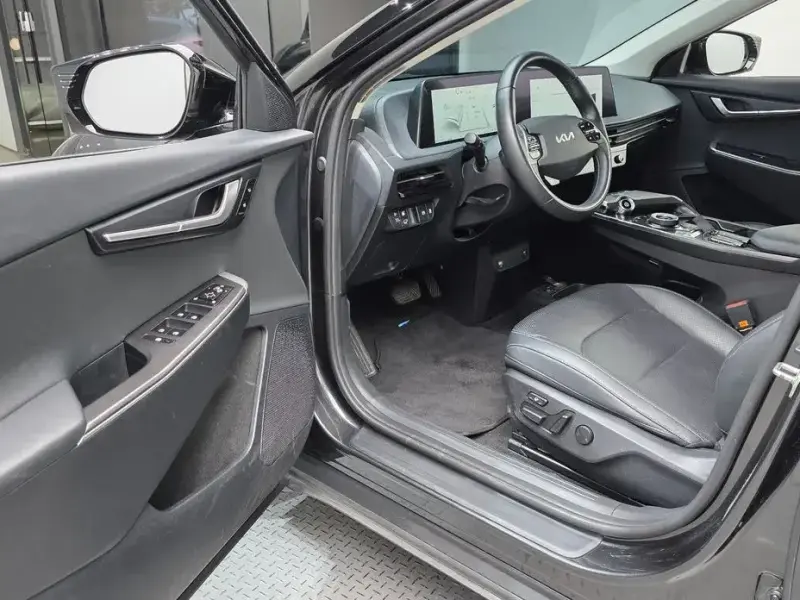 2022 Kia EV6 с пробегом 38 049 км
