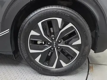 2022 Kia EV6 с пробегом 38 049 км