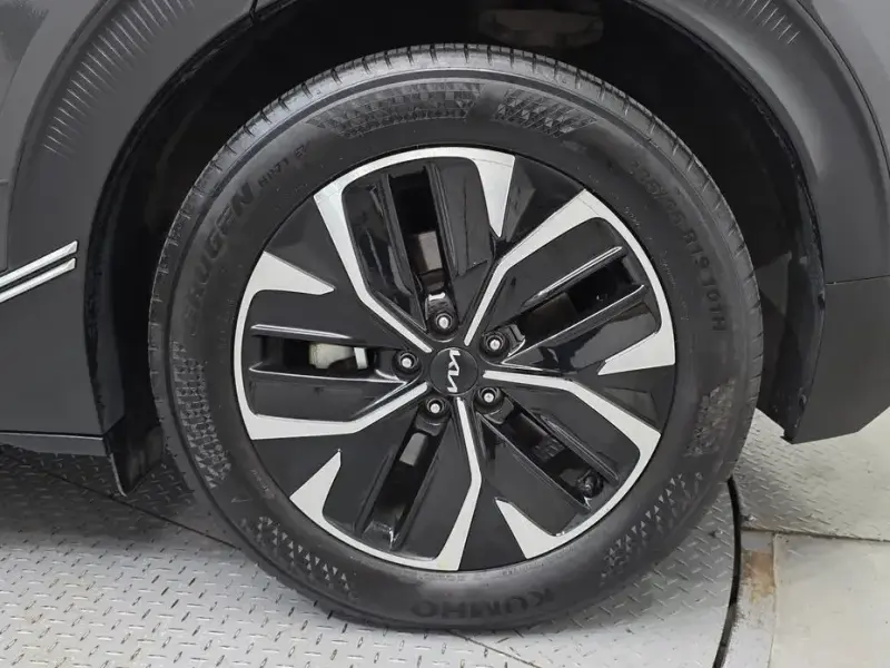 2022 Kia EV6 с пробегом 38 049 км