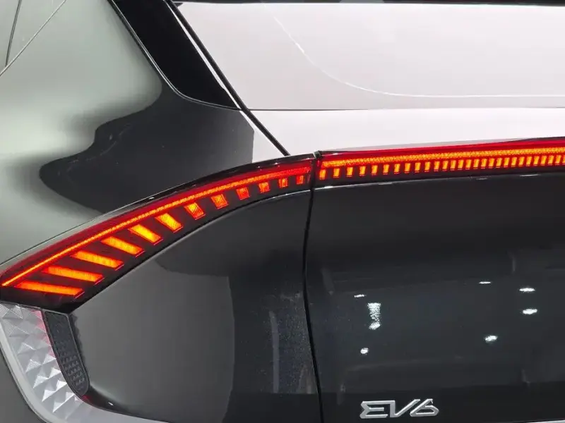 2022 Kia EV6 с пробегом 38 049 км