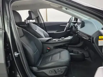 2022 Kia EV6 с пробегом 38 049 км